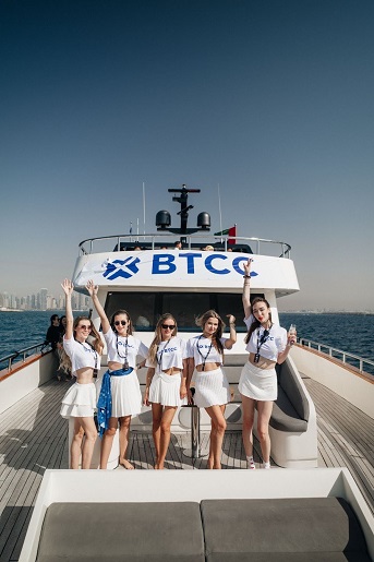 На яхте присутствовали представители биржи BTCC