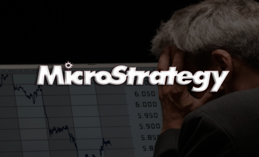 MSTR удерживает плавающий убыток
